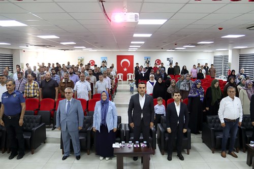 Kaymakamımız Musa Kazım ÇELİK, 15-21 Mayıs Aile Haftası Etkinlikleri Kapsamında İlçe Müftülüğümüzce Düzenlenen Konferansa Katıldı