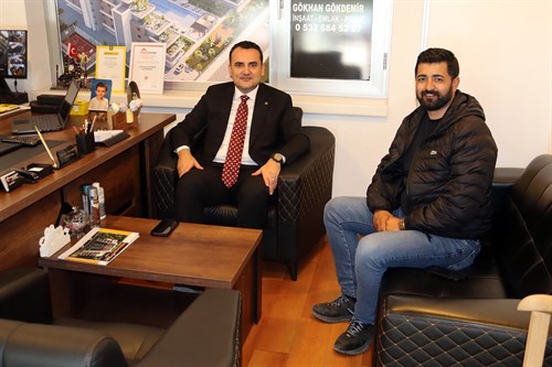 Kaymakamımız Musa Kazım ÇELİK, İlçemiz Esnaflarından Gökhan GÖKDEMİR’i Ziyaret Etti